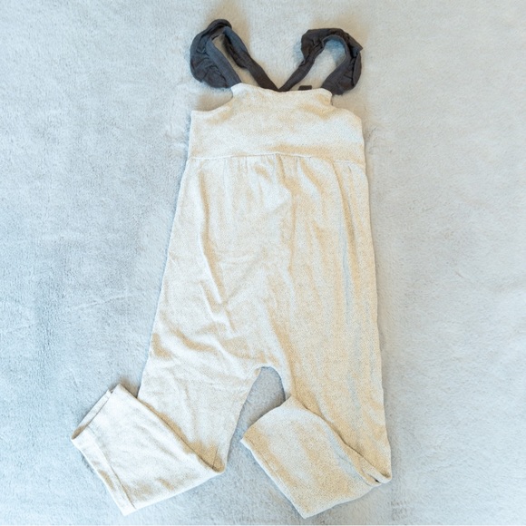 Zara Other - Zara Girls Ruffle Overall Jumper Gray Ivory Size 4-5 Years